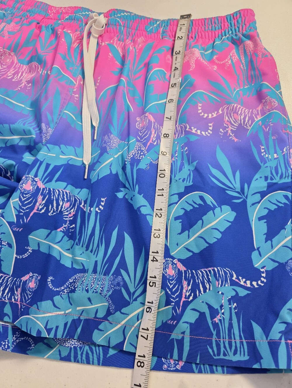 Chubbies Swim Trunks XXL 5.5" Inseam Tiger Jungle Print Pink Blue - Picture 8 of 9
